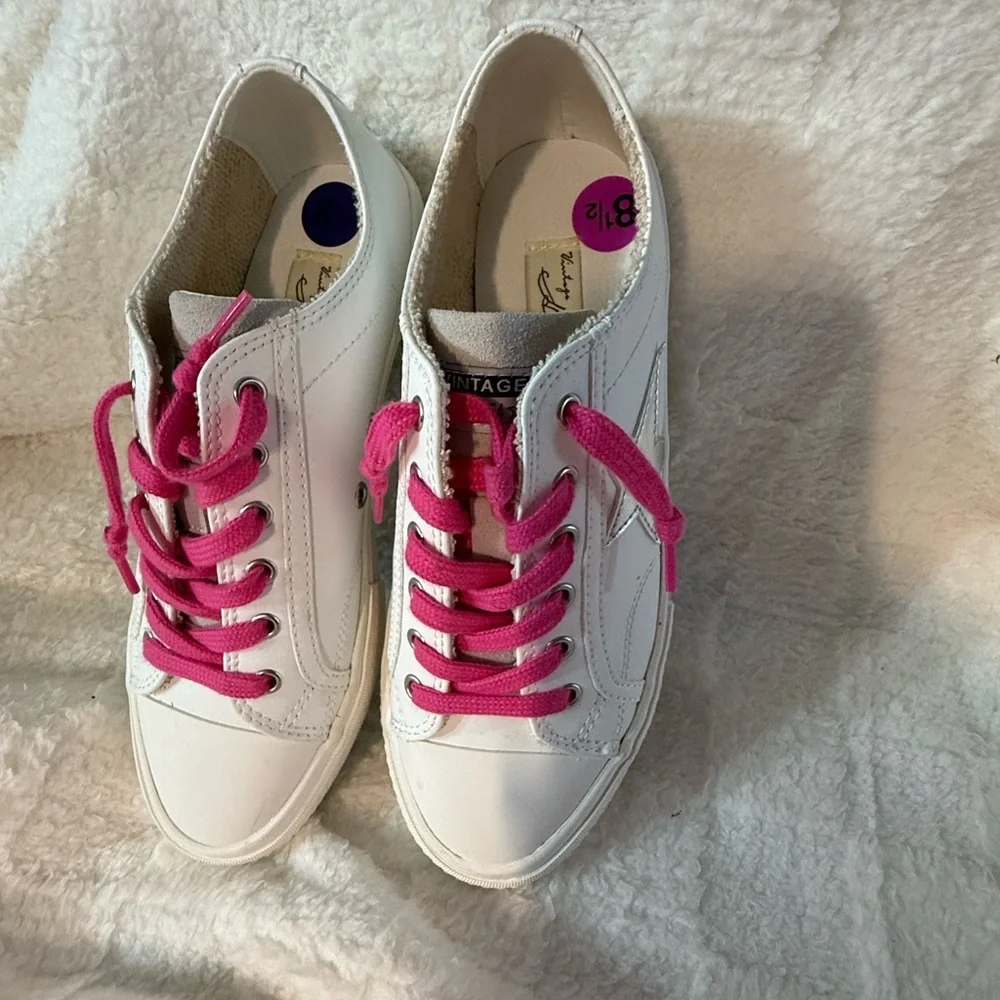 Vintage Havana Sneakers with Pink Laces and Silver Star - Picture 3 of 3